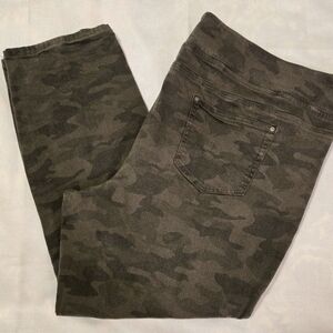 BELLE KIM GRAVEL Women's Camouflage Pull-on Jeggings